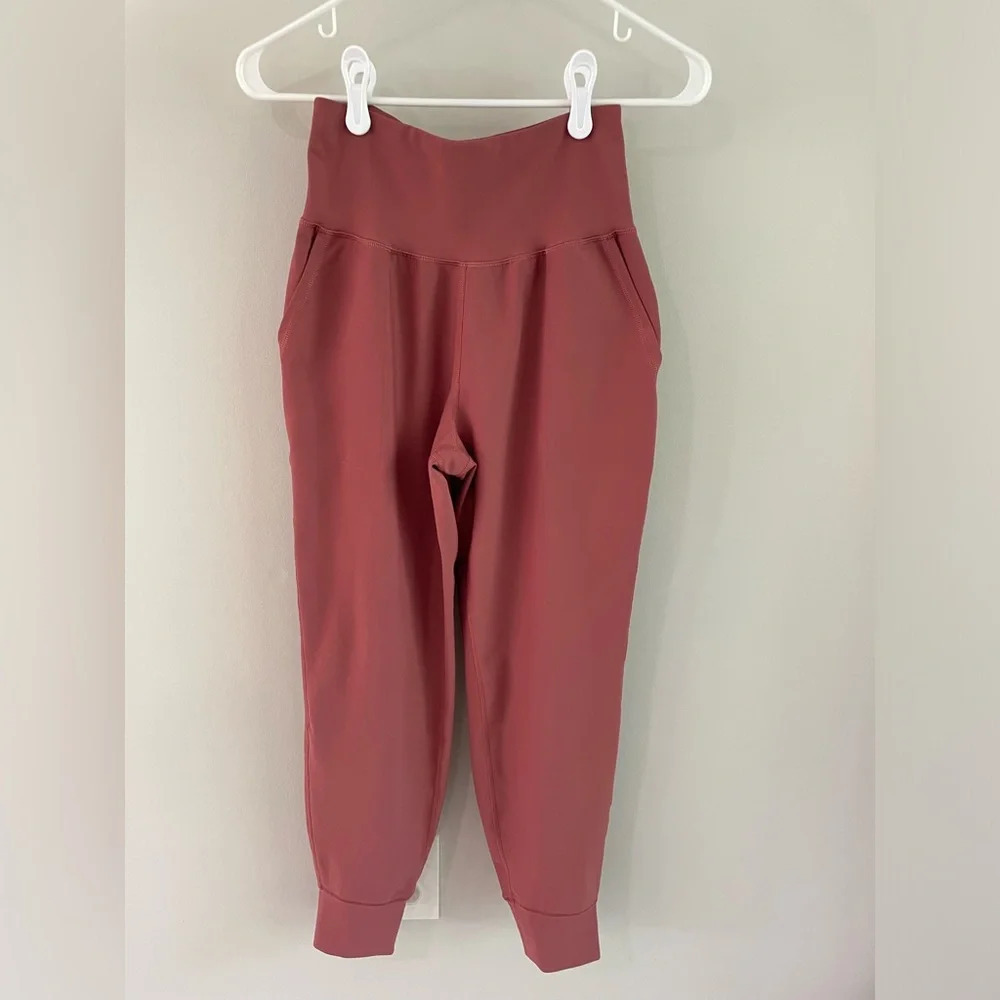 Old Navy High-Waisted PowerSoft Joggers - 7/8 Length - Mauve Pink - Size Small